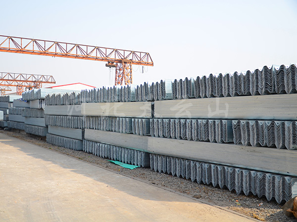 熱鍍鋅二波護(hù)欄板